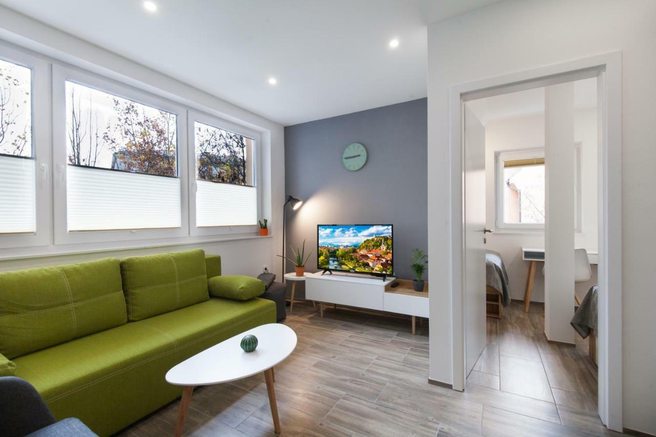 Felix Tour As Apartment